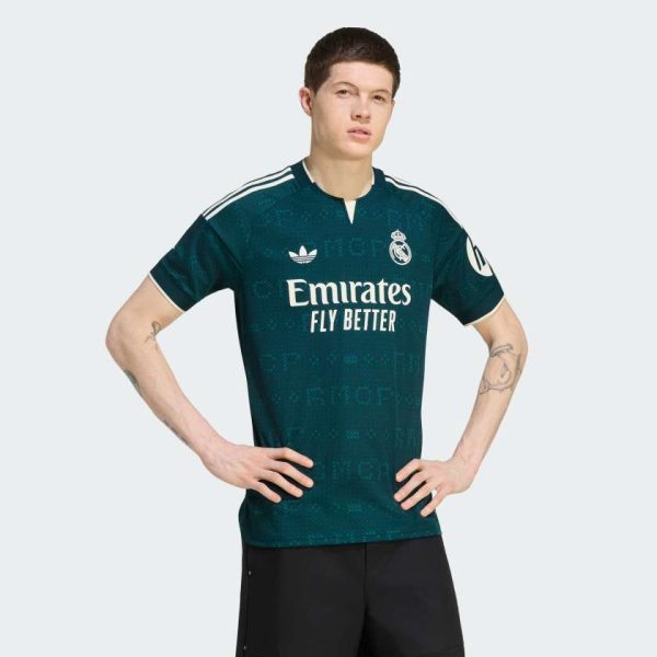 Виїзне джерсі Real Madrid 26/27